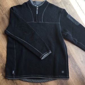 Marshall Fields!!  Mens Polartech pullover. Size M